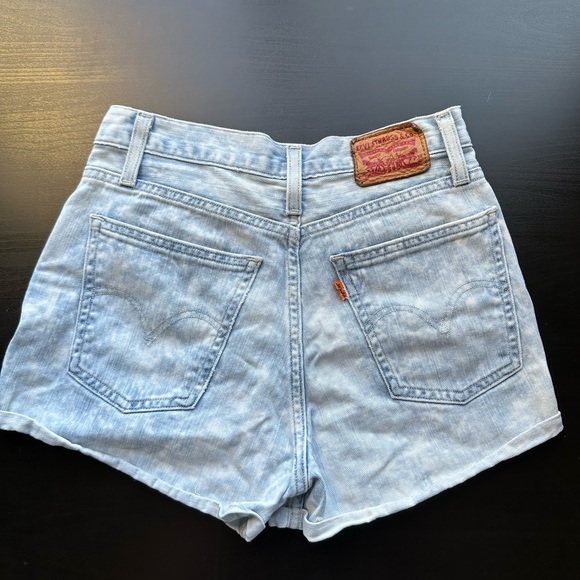 Levi’s Orange Tab Lightwash Acid Wash Denim High Waist Jean Shorts Size 26 EUC - Picture 3 of 7